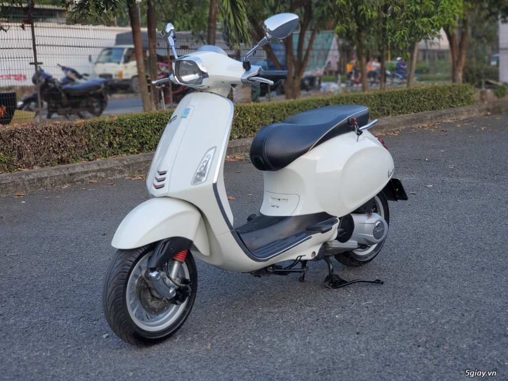 Vespa Sprint 2015 Trắng Ngọc Trinh - 3
