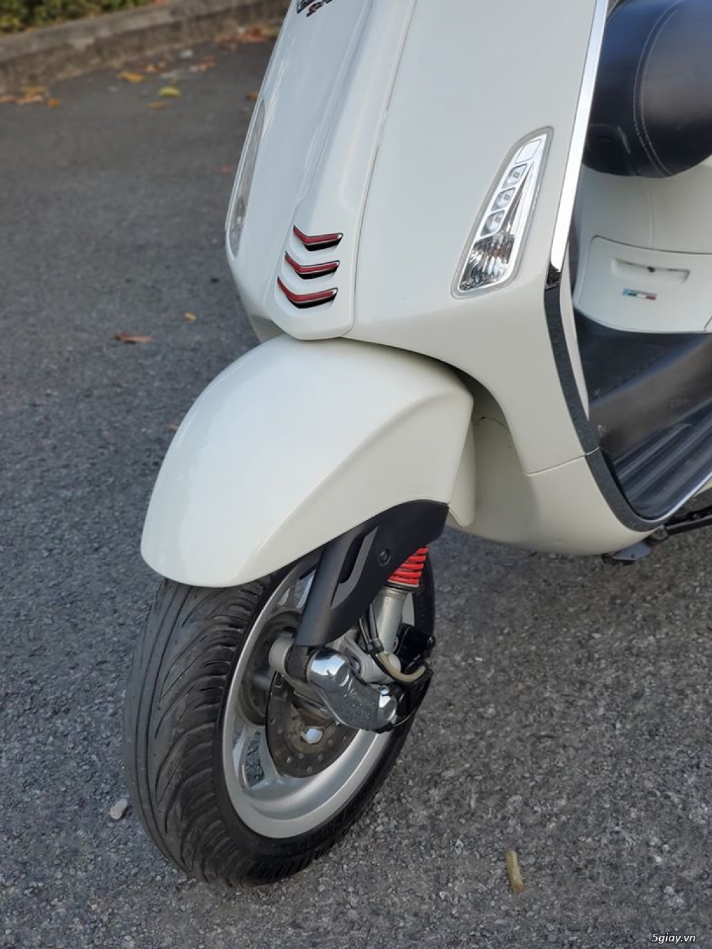Vespa Sprint 2015 Trắng Ngọc Trinh - 11