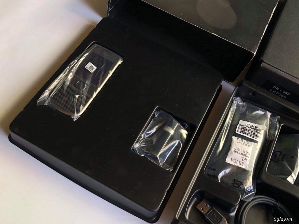 Nokia 8800 Carbon Arte Titanium Brandnew nguyên hộp xuất Italia - 10