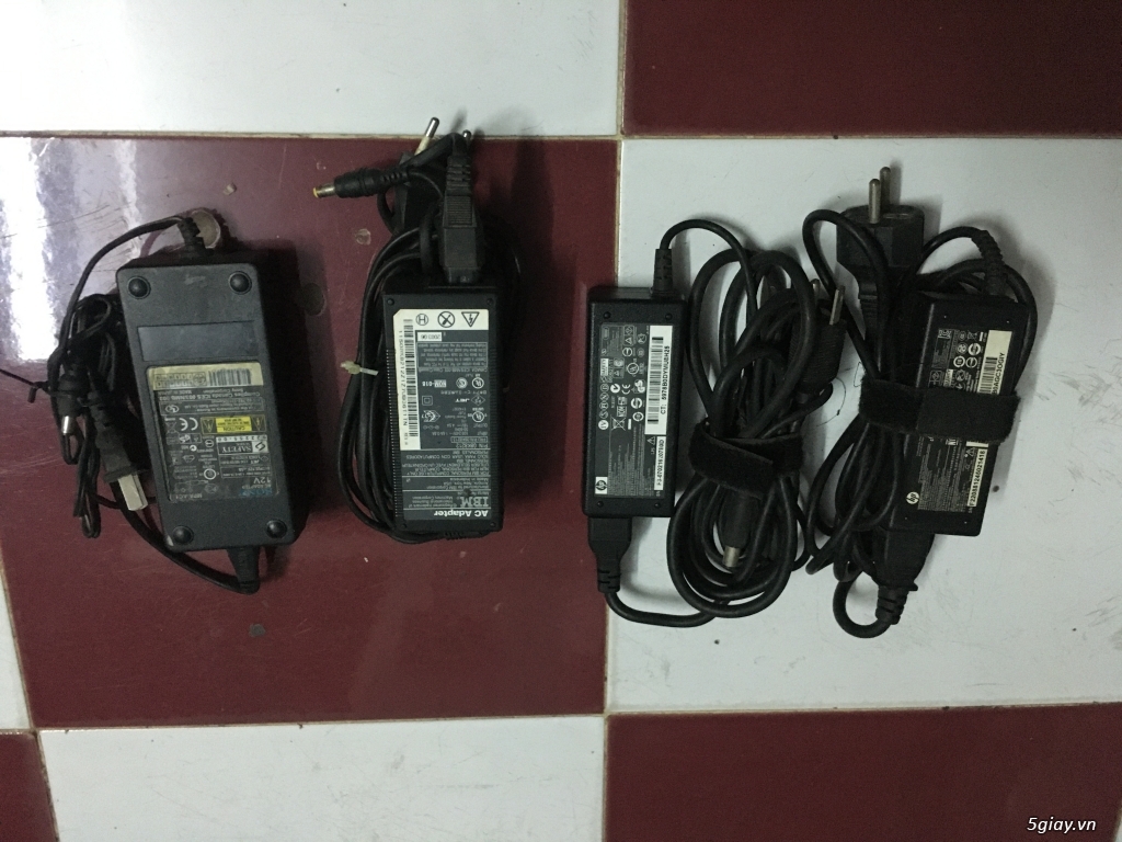 Cần bán vài cục adapter laptop zin