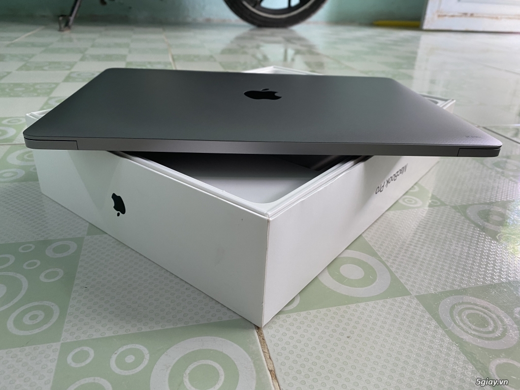 Macbook pro 13 2019 touch bar fullbox - 8