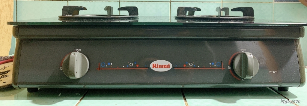 BẾP GAS RINNAI MẶT KÍNH MỚI 90%