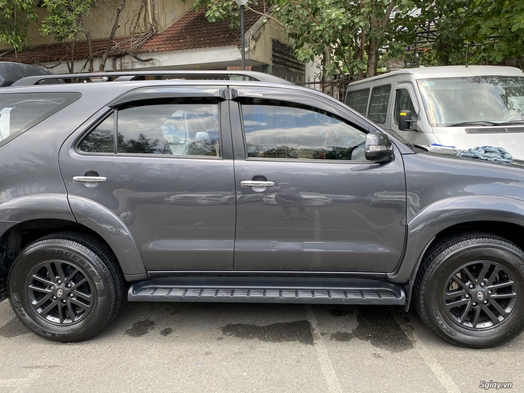 Fortuner đời 2015 máy xăng số tự động 1 cầu màu xám lông chuột - 3