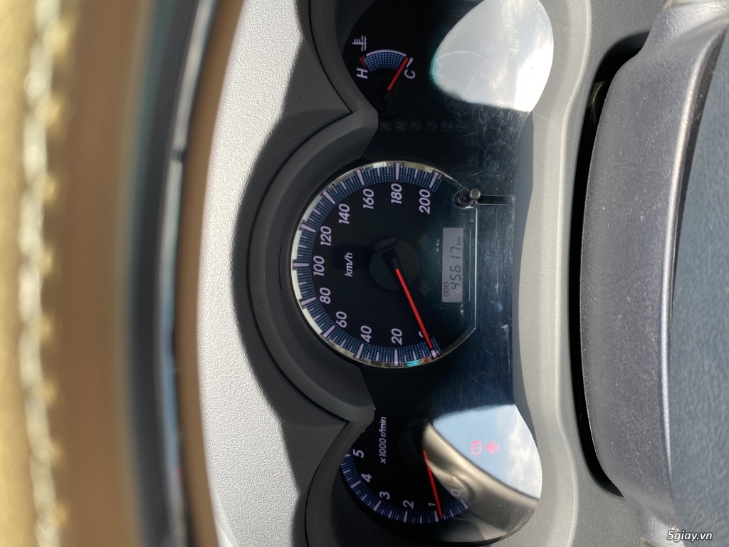 Fortuner đời 2015 máy xăng số tự động 1 cầu màu xám lông chuột - 1