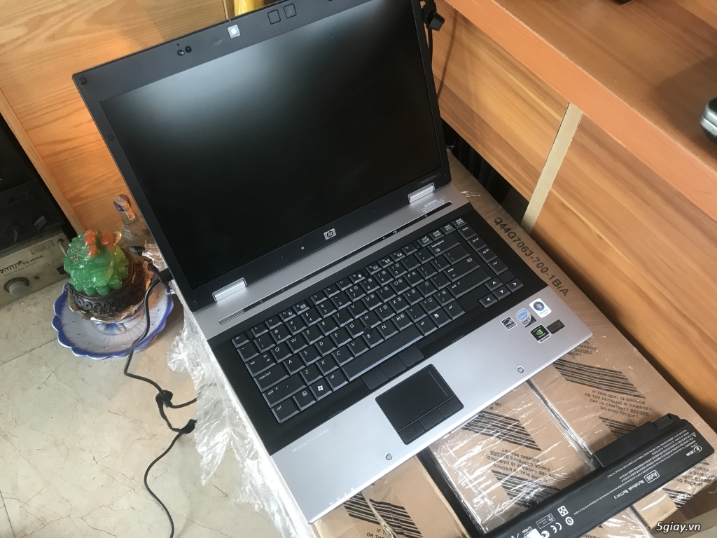 Laptop HP 8530w/Core 2 Dou T9300/Ram 4GB/HDD 500GB/Vga - 2