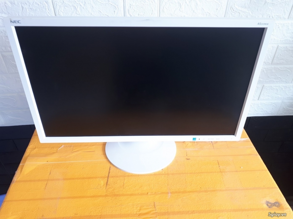 MÀN HÌNH NEC NHẬT CÓ HDMI + VGA + DVI MÀN CÓ LOA TRONG - 1