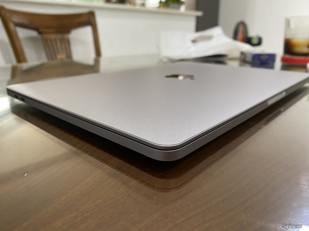 Macbook pro 2016 touchbar 13in fullbox 99.99%