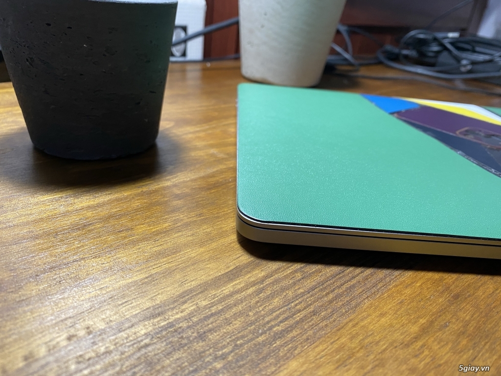 Bán Macbook Pro 13” 2016- grey- touchbar - 1