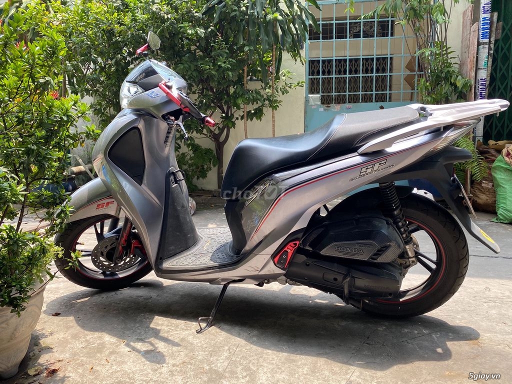 HCM- Cần bán SH150i CBS đời 2017 - Bstp 9 nút phong thủy- màu bạc