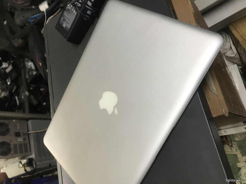 MacBook AIR MODEL A1304 - 3