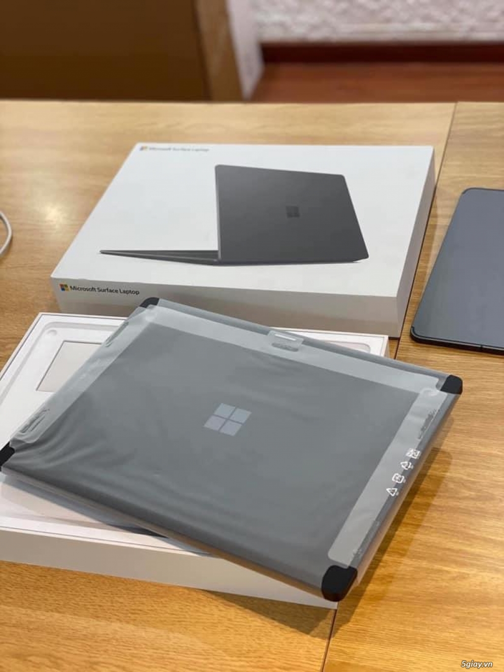 SURFACE LAPTOP 3 13inch ( core i5/8/256/Black) - 1