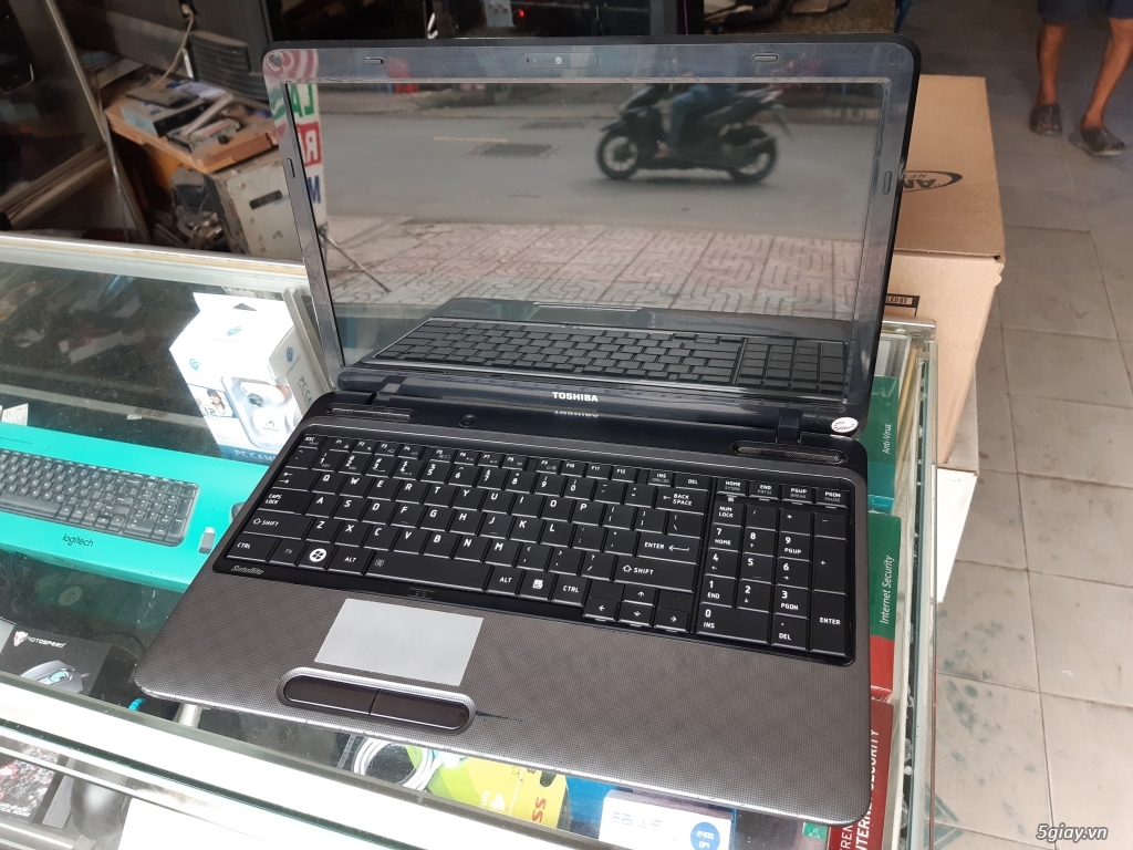 Bán Laptop Toshiba L755, Core i5 Ram 4G, ổ SSD, Card đồ họa NVIDIA 4GB