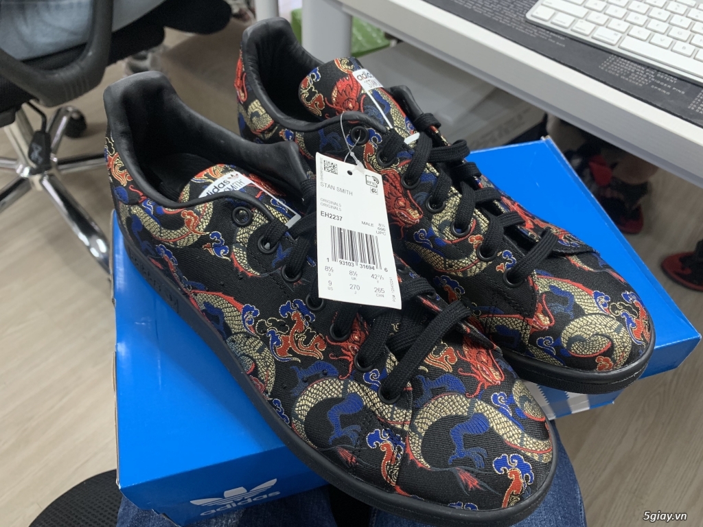 Giày Adidas Stan Smith Dragon Print Size 9 - 1
