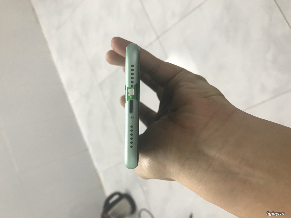 Cần Bán Iphone 11 64Gb xanh - 1