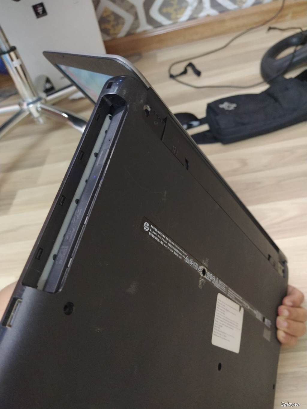 Laptop HP 15 ac152TU (i3 5005U/4GB/500GB) - 3tr5 - 3
