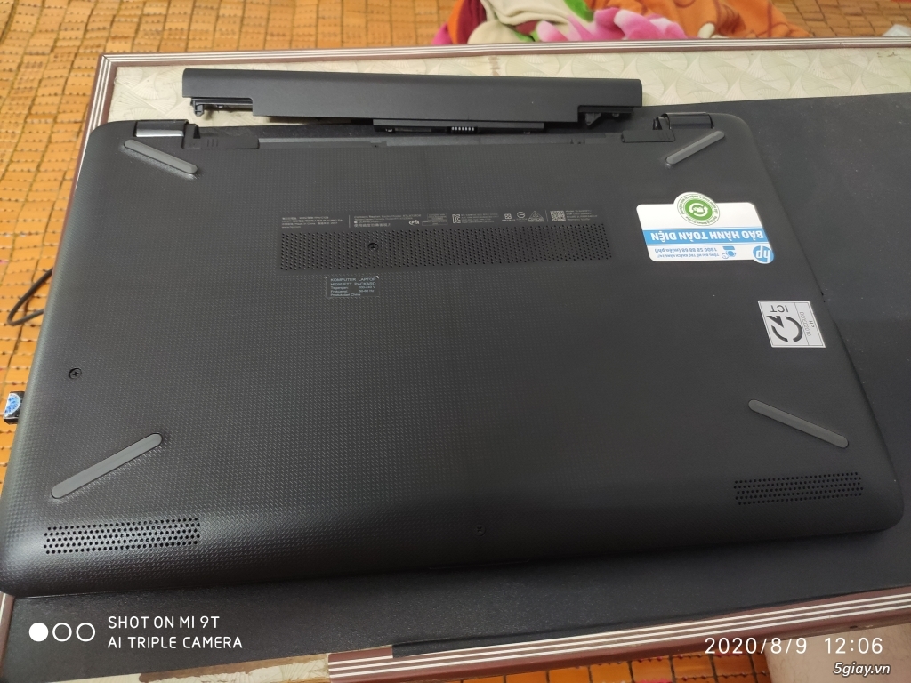 Cần bán laptop HP 15bs-578TU - 2