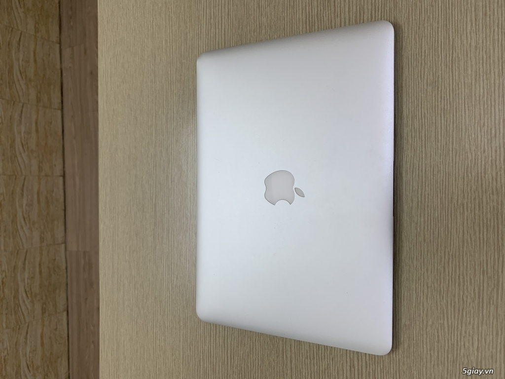 Macbook Air 13 2015 i5 8G 128GB đẹp rẻ 5giay