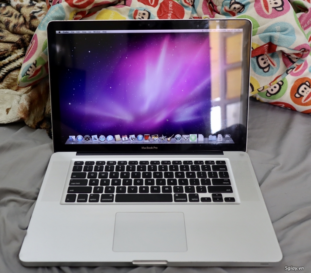 Laptop Surface and Macbook  99.99% kèm arc mouse gen 2 giá cực tốt !