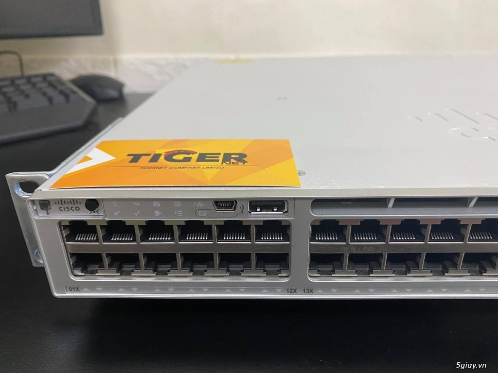 Cisco C9300-48U-A | Thiết bị chuyển mạch Layer3, 48x RJ45 GE,  POE+ - 2