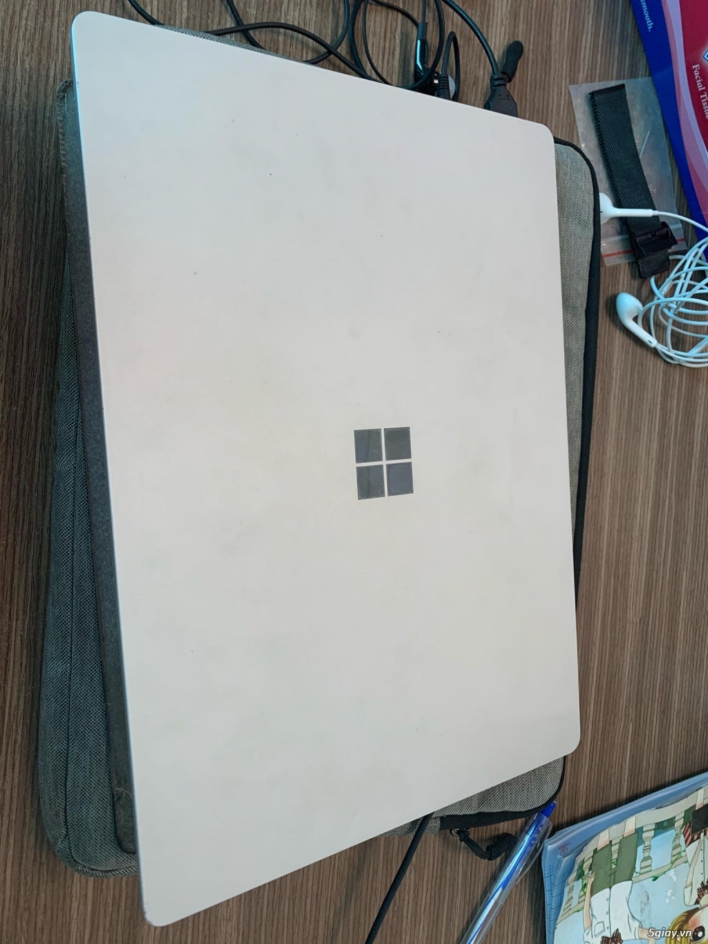 Cần bán Surface laptop 1 core i5, ram 4gb, ssd 128g
