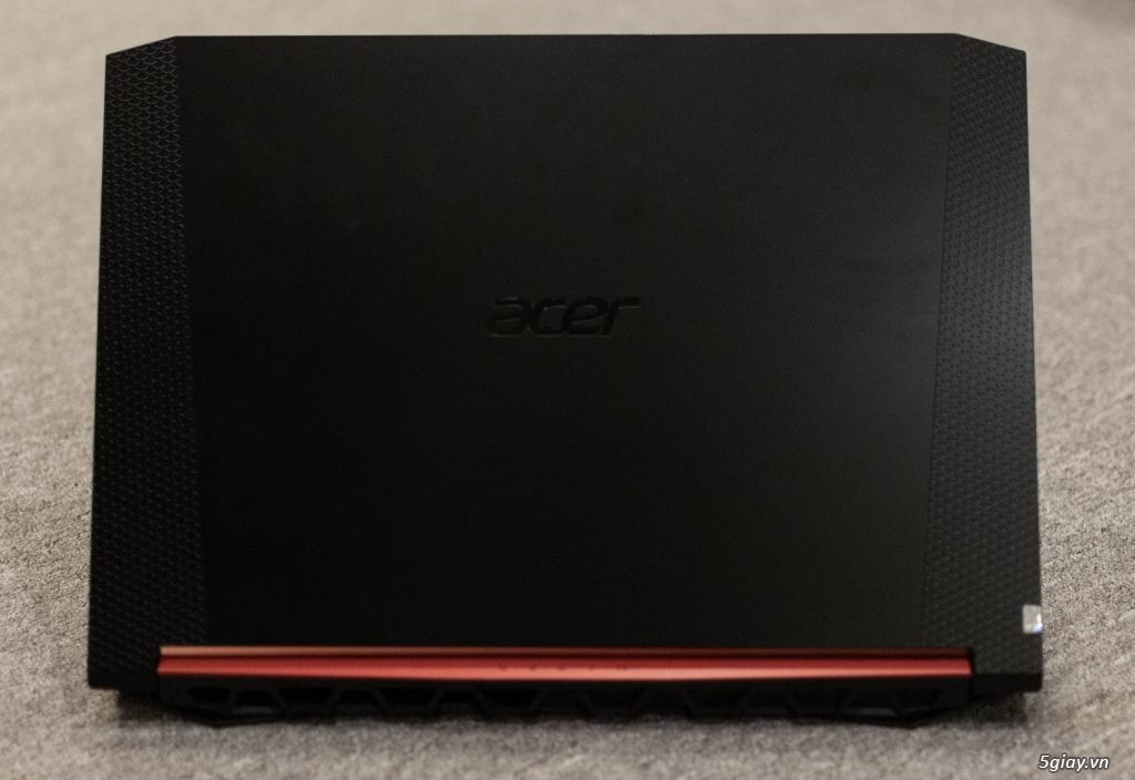 Acer Nitro AN515-43-R9FD Ryzen 3550H 16 RAM GTX 1650 NVME 512 - 1