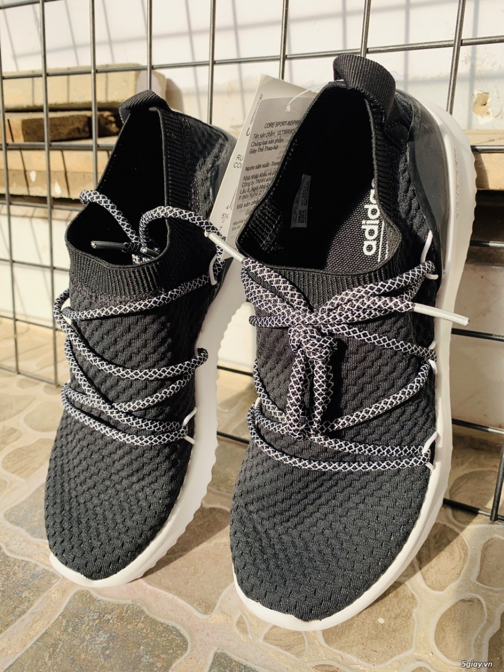 Cần bán giày Adidas Ultimamotion size 38 2/3