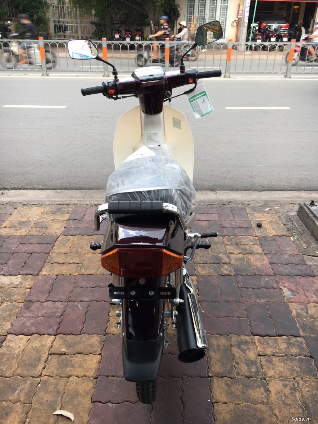 Cần bán 2 em Boss Dream 50cc , xe mới 100%, ko cần bằng lái