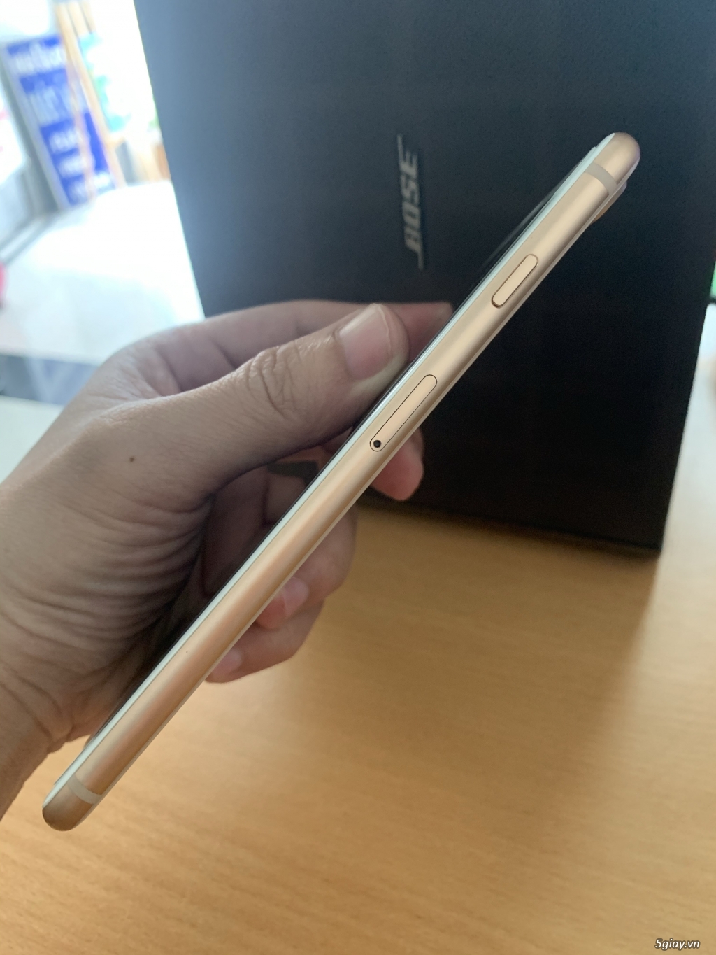 Mình bán iphone 8 plus 64gb GOLD quốc tế Mỹ zin 100%.