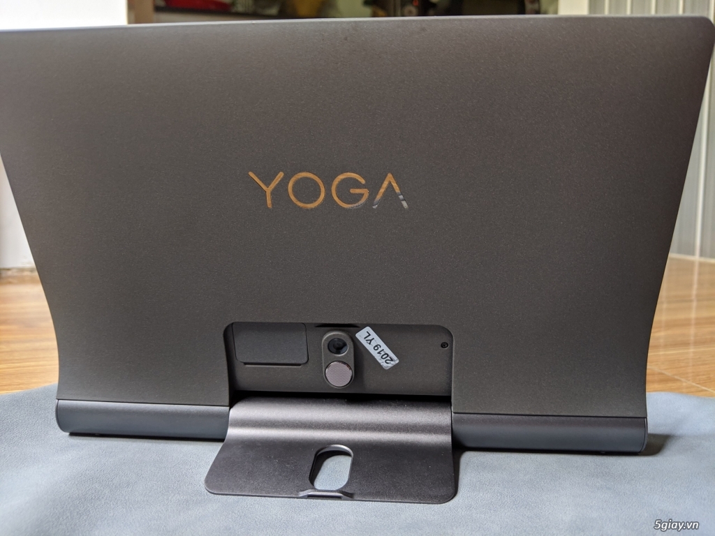Cần bán máy tính bảng lenovo yoga smart tab 10.1inch mới 99%