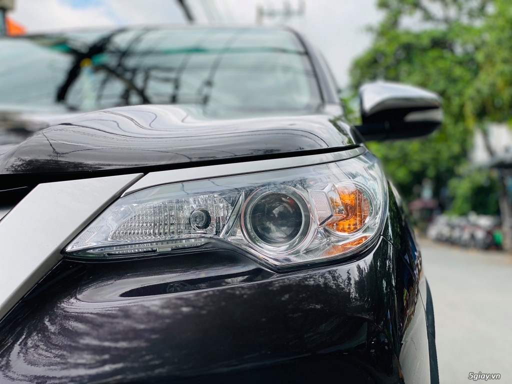 Cần bán Toyota Fortuner 2.4 MT sản xuất 2017 xe gia đình, bao test - 5
