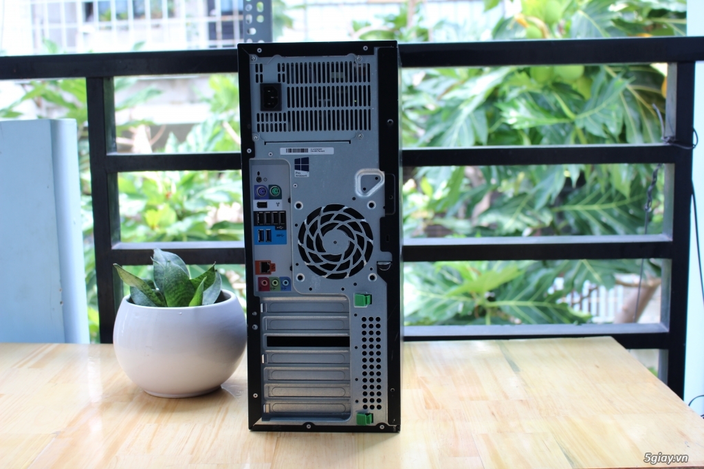 HP Z420 Workstation - 2