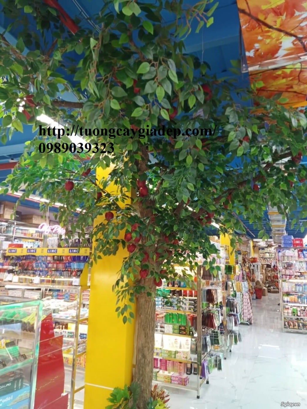 Trang trí cây giả cho quán - 7