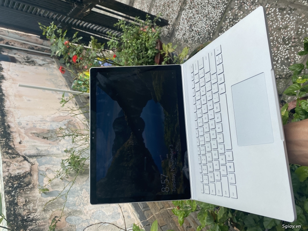 Surface Book core i5 8g 256g GPU 13.5 inch - 2