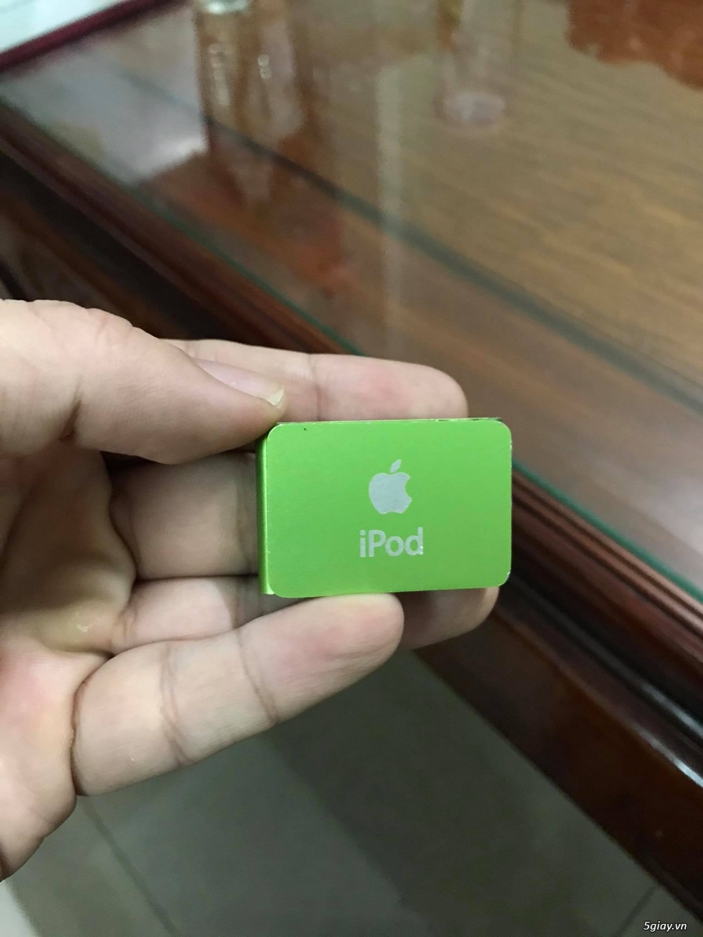 (MÁY LỖI) Ipod Touch 32GB + Shuffle 1GB ngoại hình đẹp NGUYÊN ZIN - 1