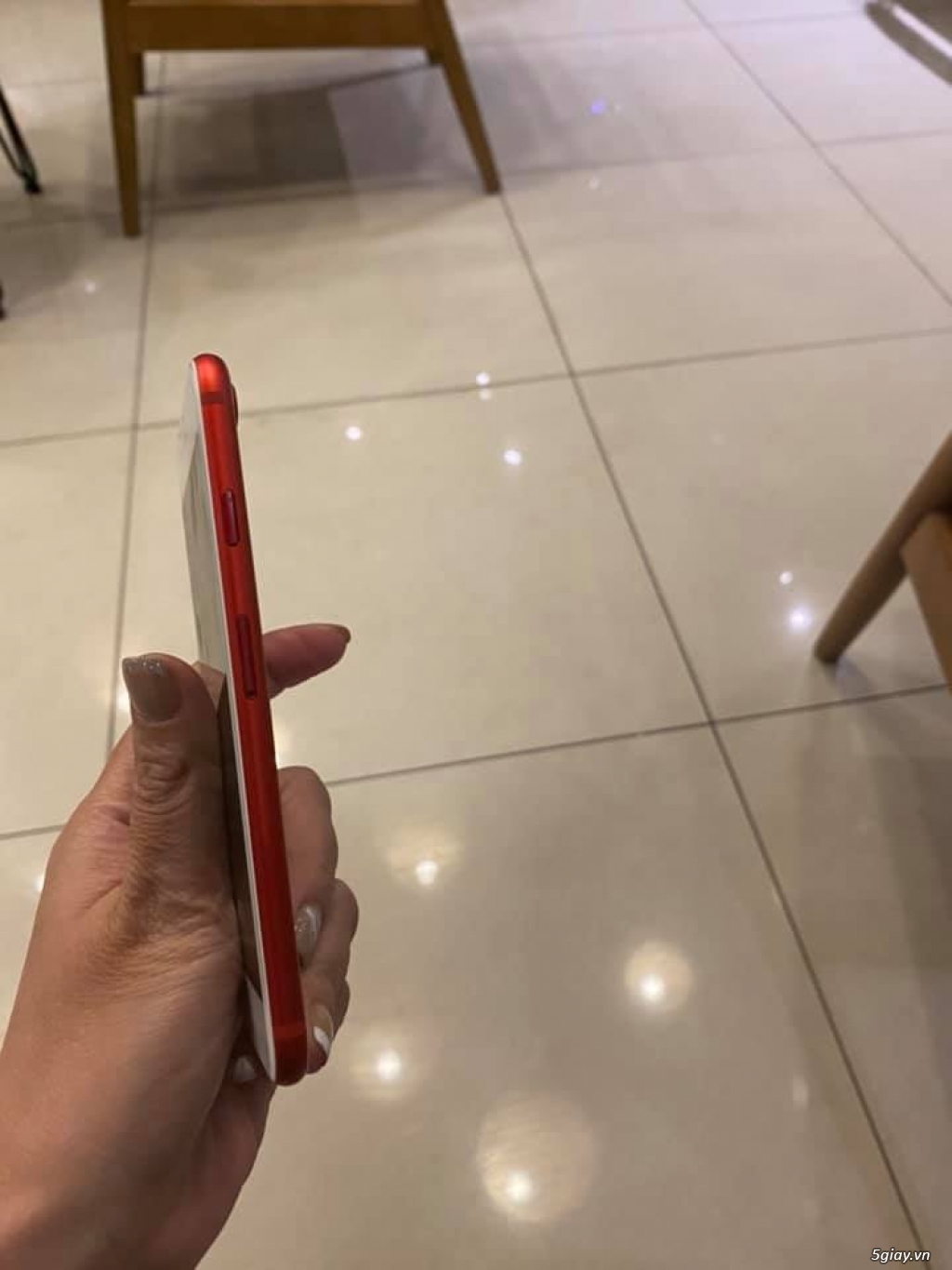 iphone7 128g đỏ quốc tế máy máy mới xài đươc mấy ngày như mới - 1