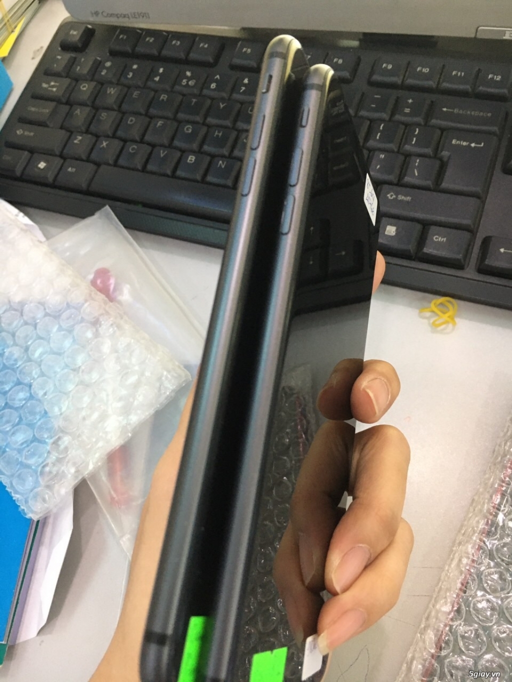 iPhone 8 plus 64G zin all . Vỏ đẹp kính đẹp - 2