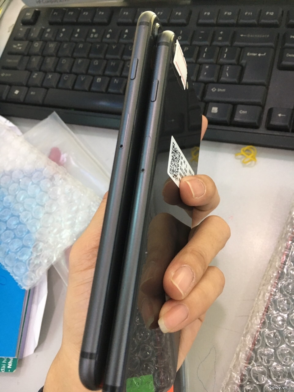 iPhone 8 plus 64G zin all . Vỏ đẹp kính đẹp - 1