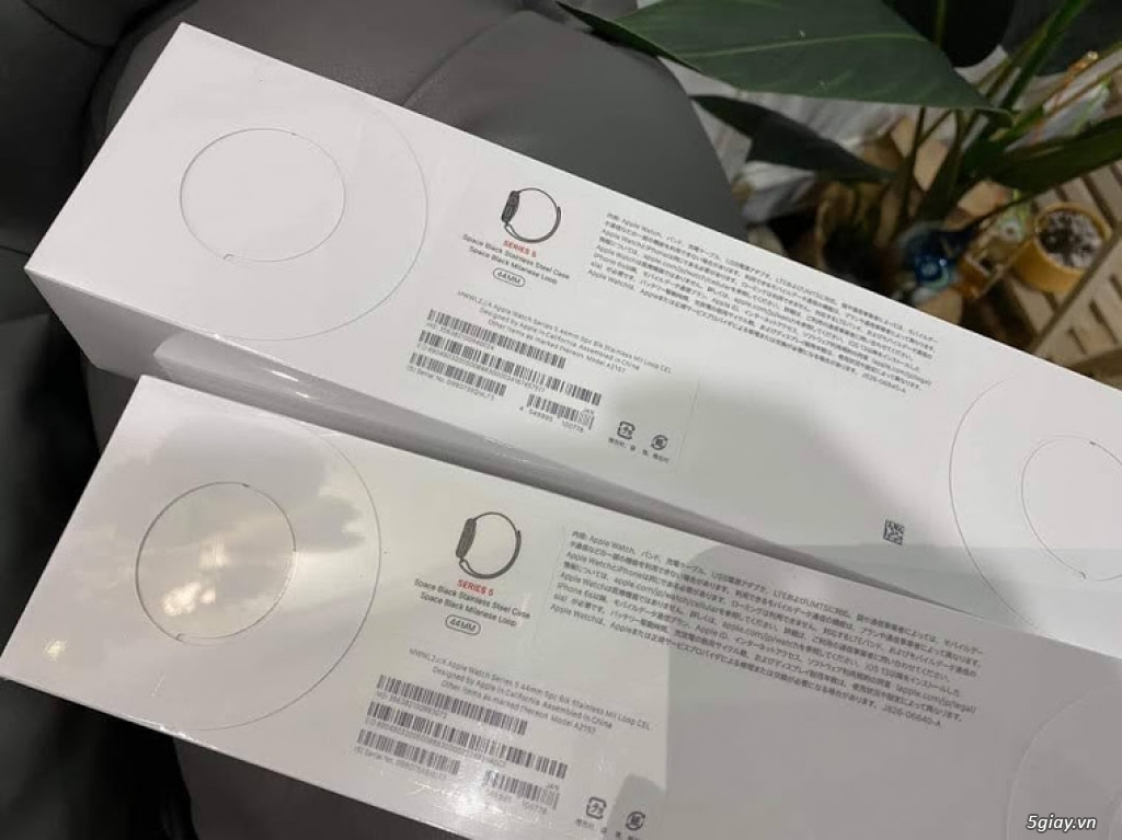 Đồng hồ Apple Watch Series 5 thép ( stainless ) 44mm black new seal