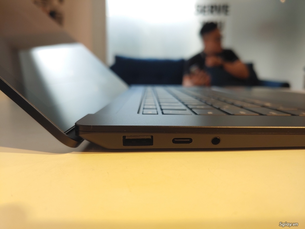 Surface Laptop 3 15 i7/16/256 like new đen còn bảo hành