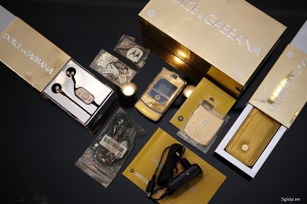 Motorola V3i Gold Edition Dolce & Gabbana Brandnew nguyên hộp chưa sd |  5giay