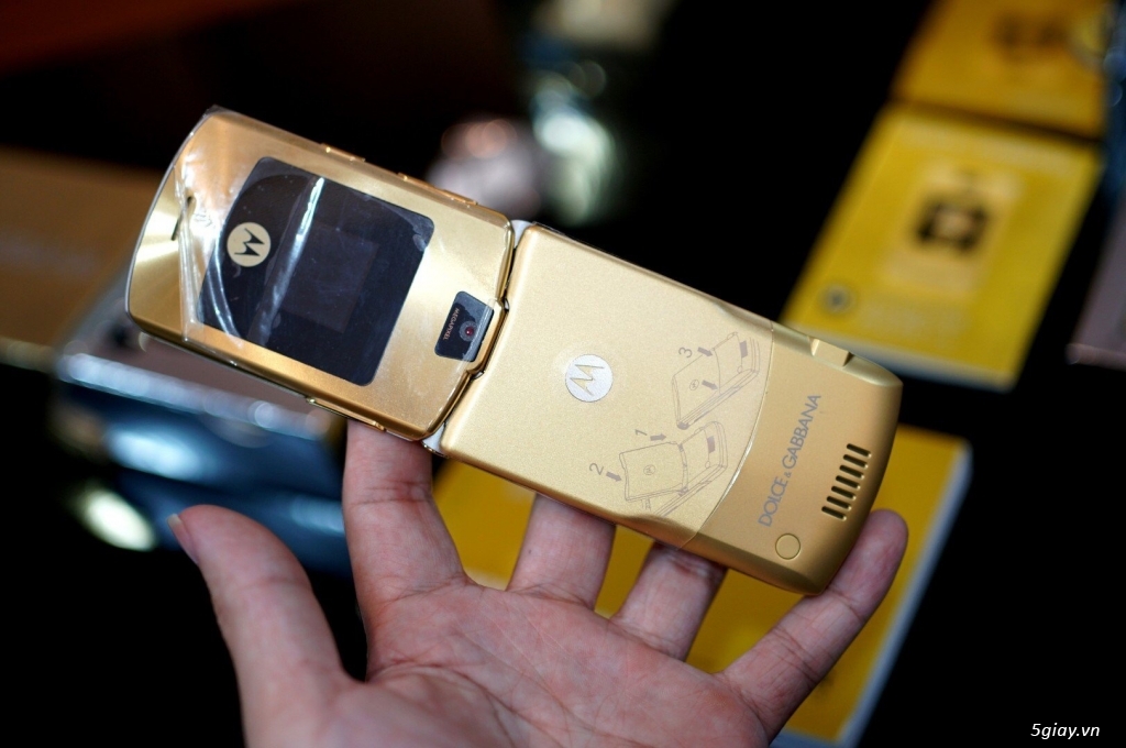 Motorola V3i Gold Edition Dolce & Gabbana Brandnew nguyên hộp chưa sd - 4