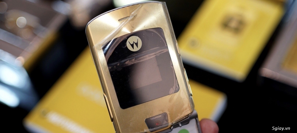 Motorola V3i Gold Edition Dolce & Gabbana Brandnew nguyên hộp chưa sd |  5giay