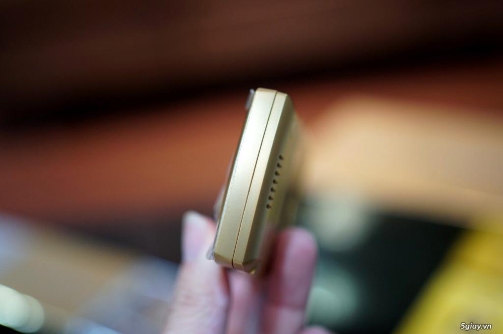 Motorola V3i Gold Edition Dolce & Gabbana Brandnew nguyên hộp chưa sd - 10