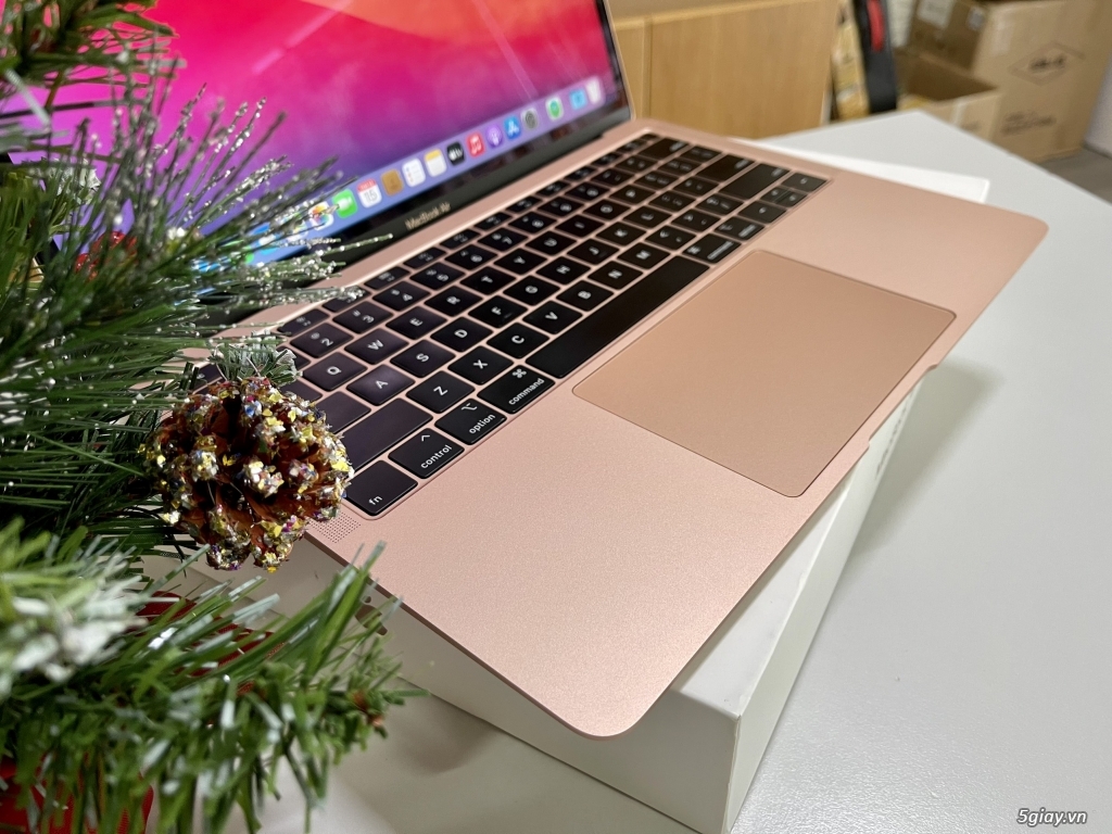 Macbook Air 2018 màu Rose Gold 13.3' 5giay