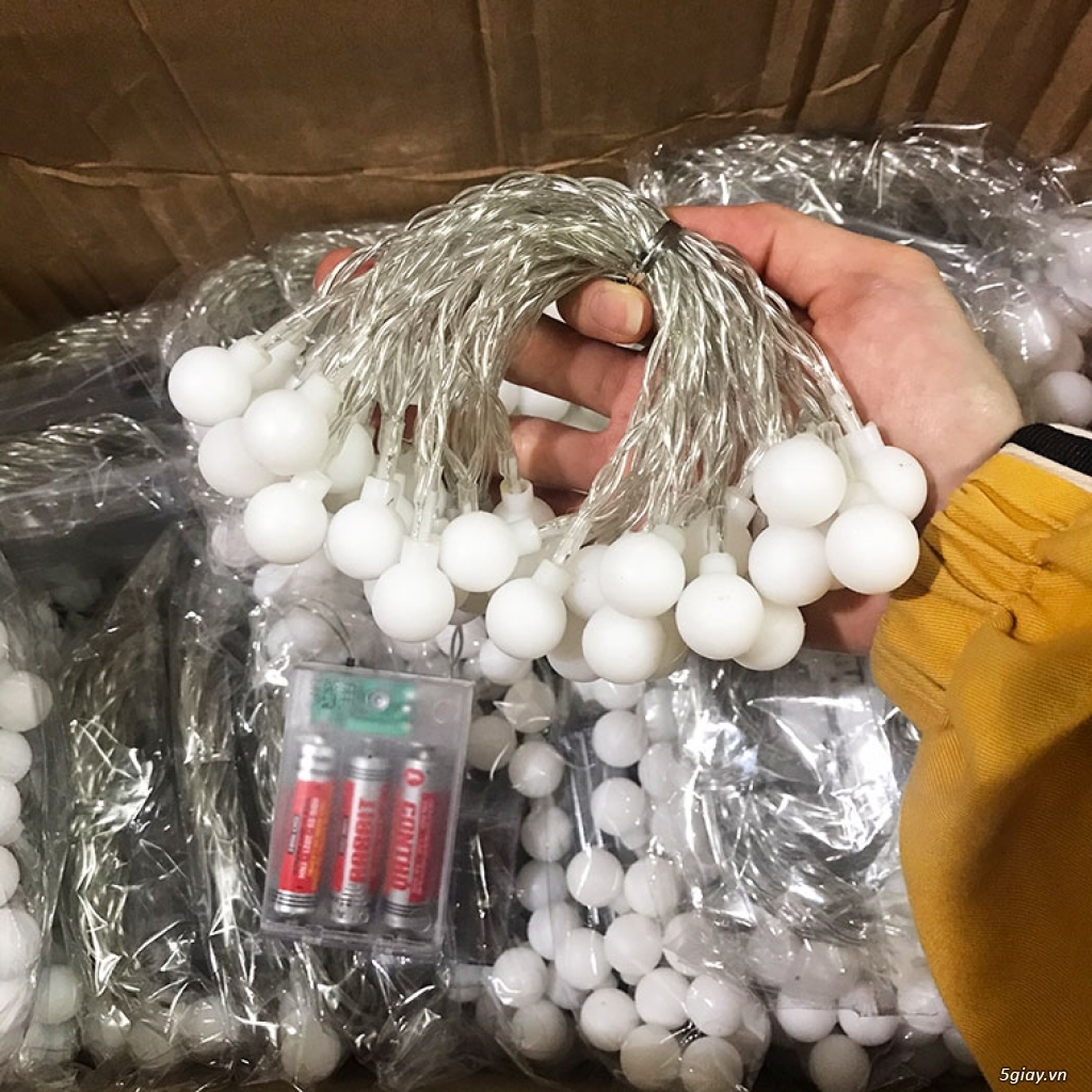 Đèn led 40 bóng trang trí chạy pin - 1