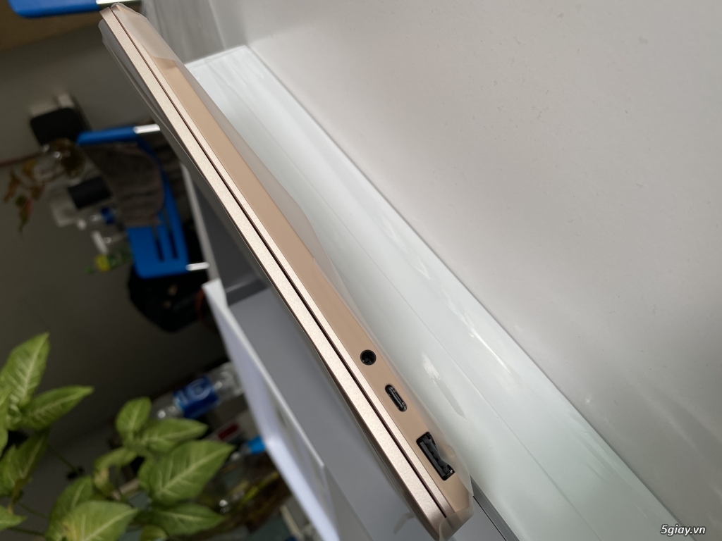 Surface Laptop Go 2020 gold core i5 new open box - 2