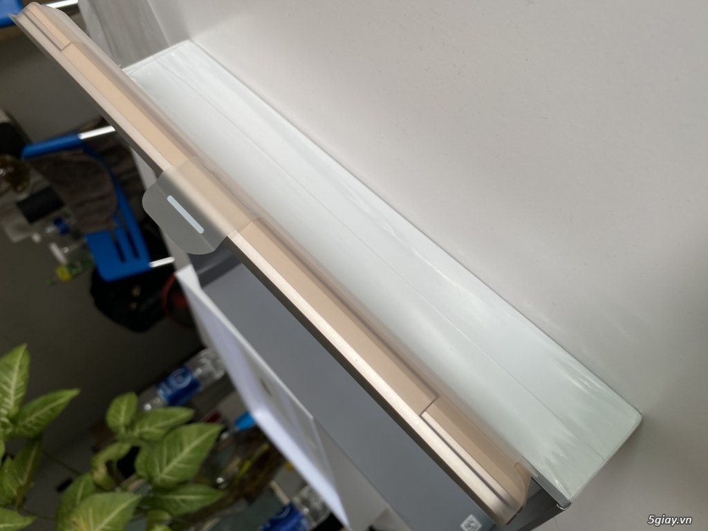 Surface Laptop Go 2020 gold core i5 new open box - 1