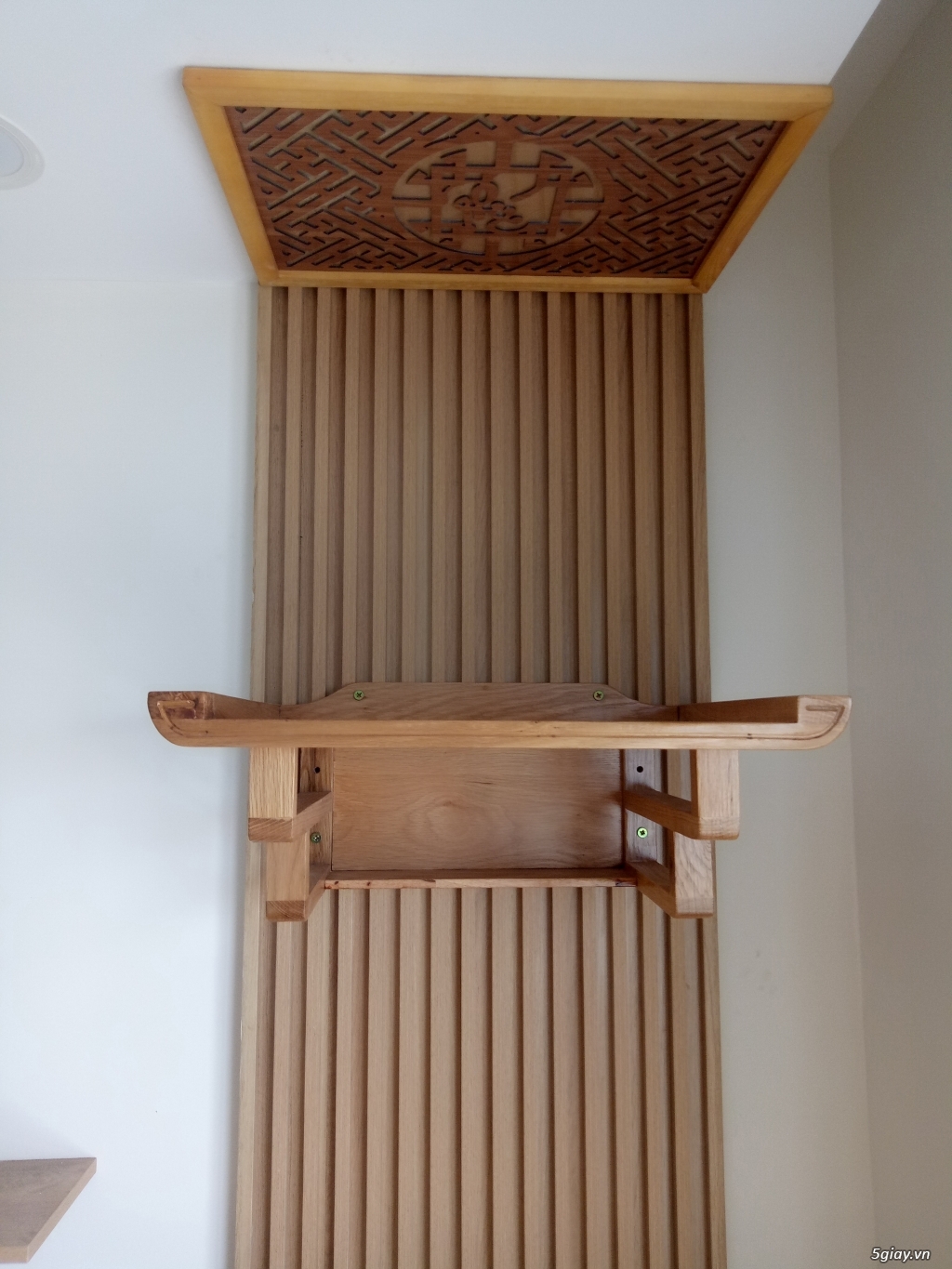 Bàn thờ treo tường