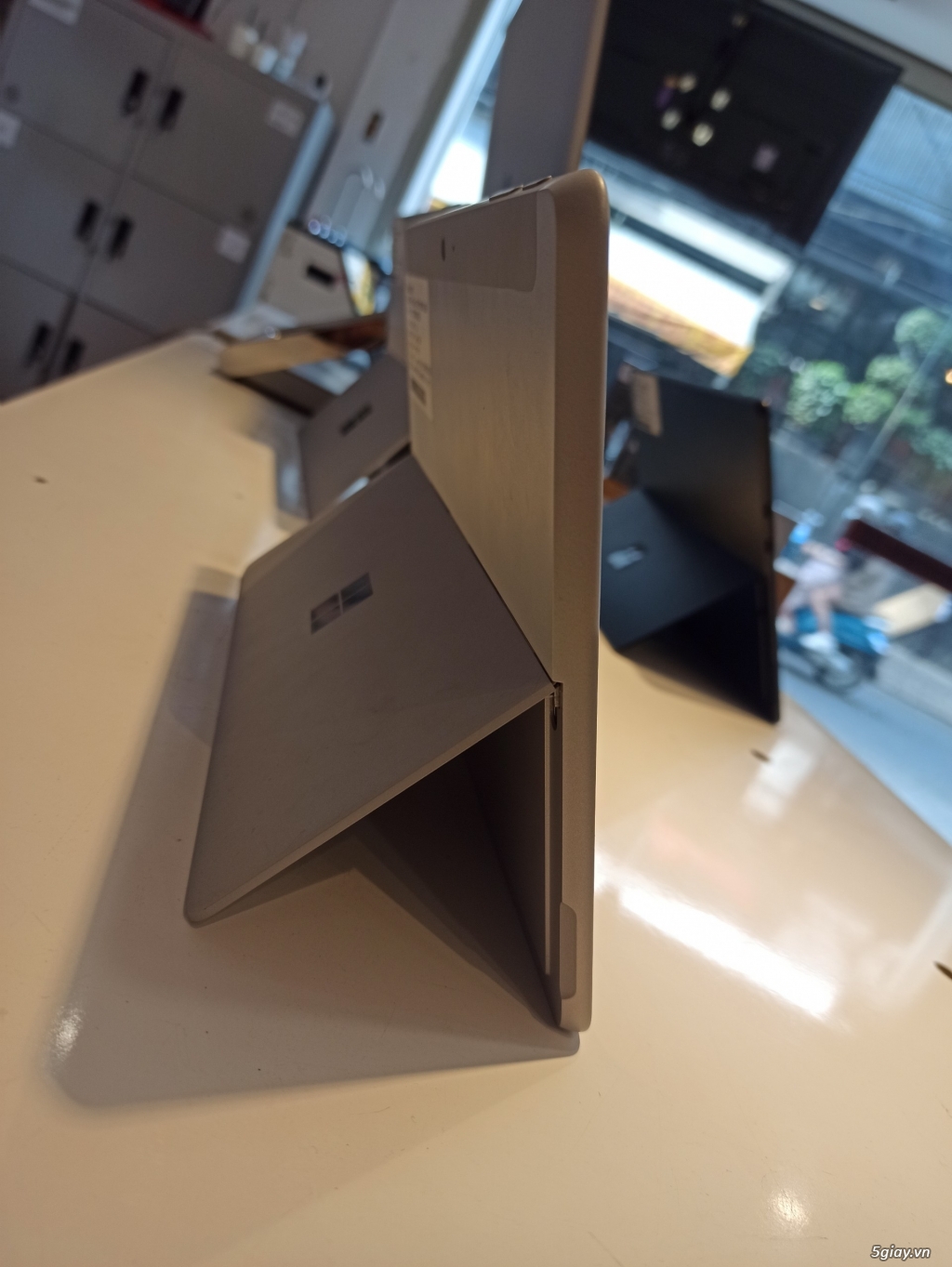Surface GO likenew 4415Y/8/128 - 2