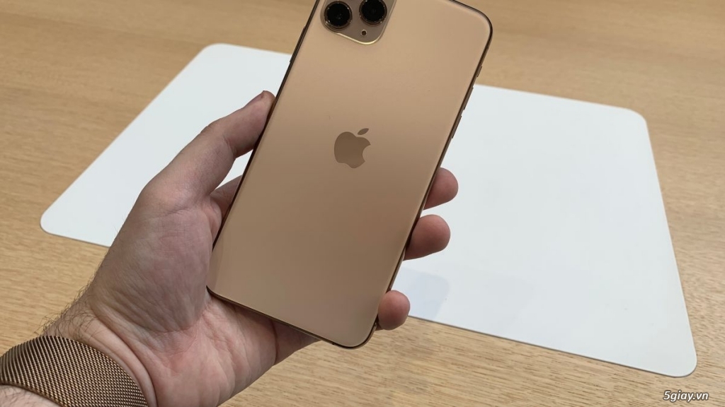 Cần Bán Iphone 11 pro max 256G màu gold